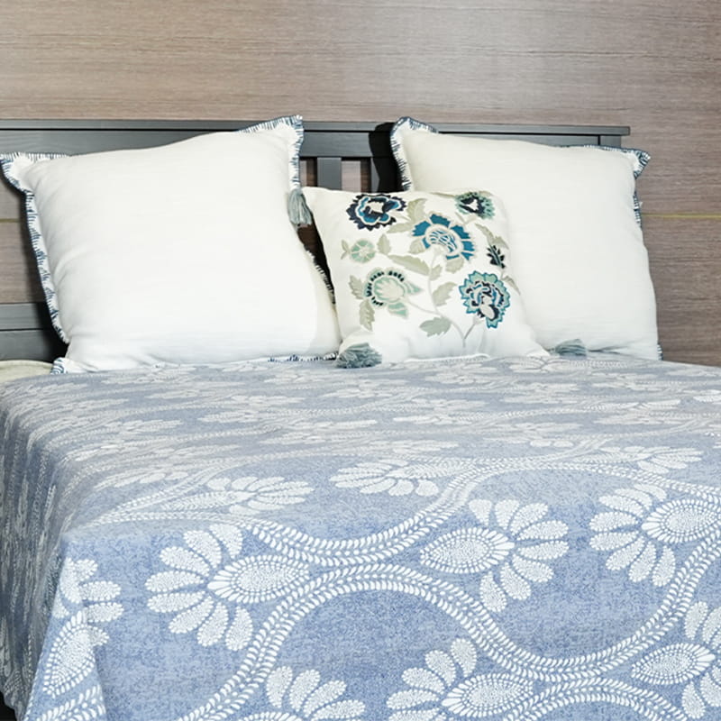 Polyester Yarn Dyed Jacquard Bedspread